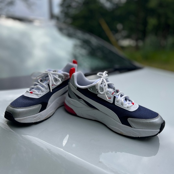 Original Puma Sneakers, Size 9 but it’s good for 8.5 too ,they were worn once - Picture 4 of 8